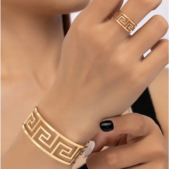 Delilah Wear Jewelry - New cuff bracelet  ring set